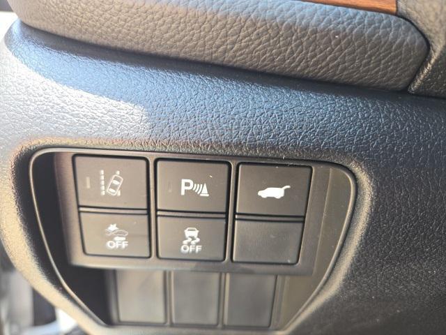 Photo of 2020 Platinum White Pearl Honda CR-V Hybrid
