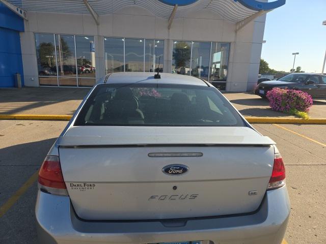 Photo of 2009 Brilliant Silver Clearcoat Metallic Ford Focus