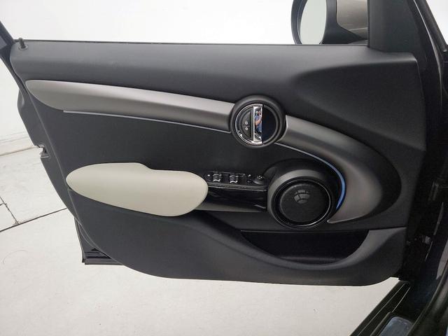 Photo of 2023 Blue MINI Hardtop