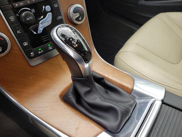Photo of 2016 White Volvo S60