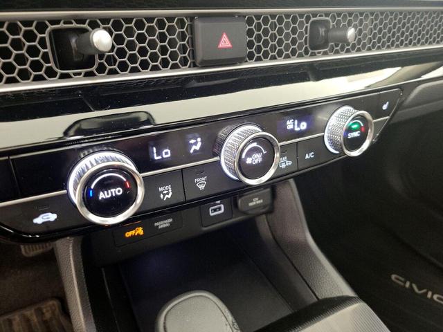 Photo of 2024 White Honda Civic