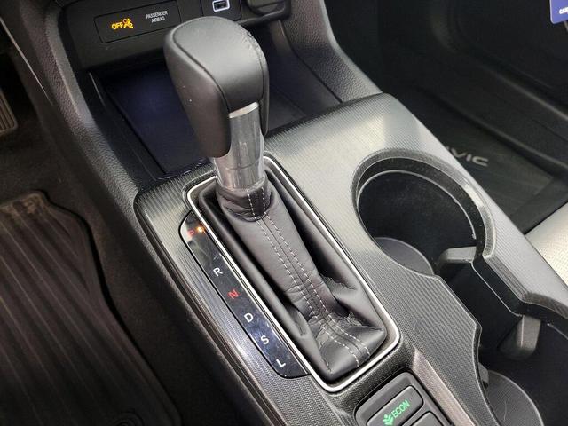 Photo of 2024 White Honda Civic