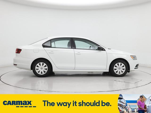 Photo of 2016 White Volkswagen Jetta