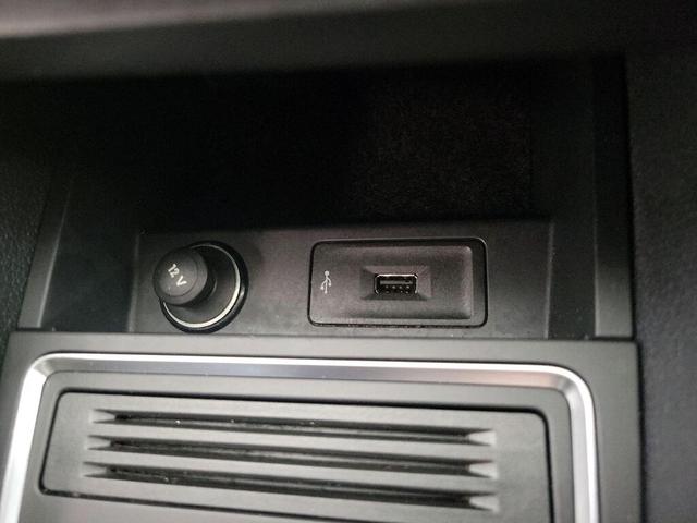 Photo of 2016 White Volkswagen Jetta