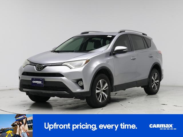 Photo of 2017 Silver Toyota RAV4