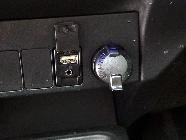 Photo of 2017 Silver Toyota RAV4