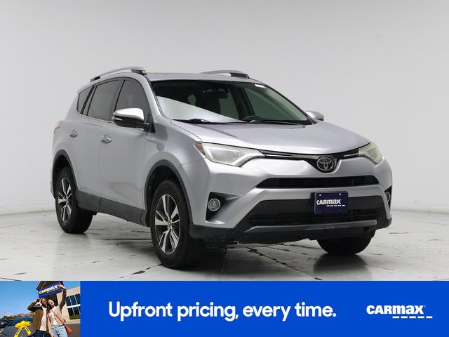 Photo of 2017 Silver Toyota RAV4