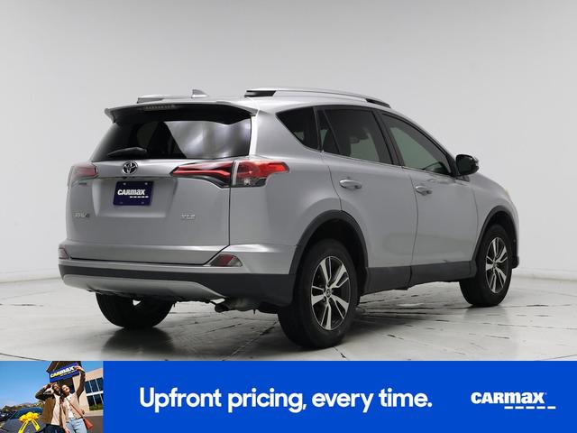 Photo of 2017 Silver Toyota RAV4