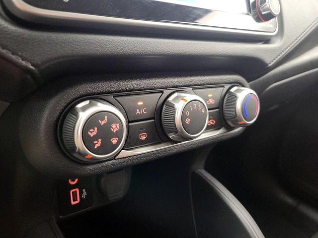 Photo of 2022 Gray Nissan Versa