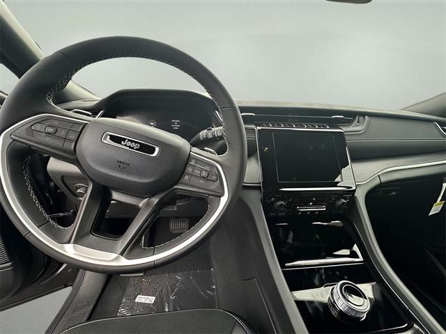 Photo of 2025 Baltic Gray Metallic Clearcoat Jeep Grand Cherokee