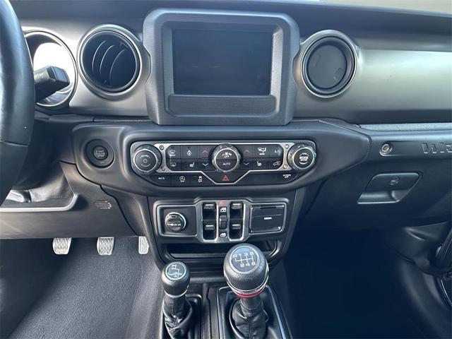 Photo of 2018 Granite Crystal Metallic Clearcoat Jeep Wrangler Unlimited