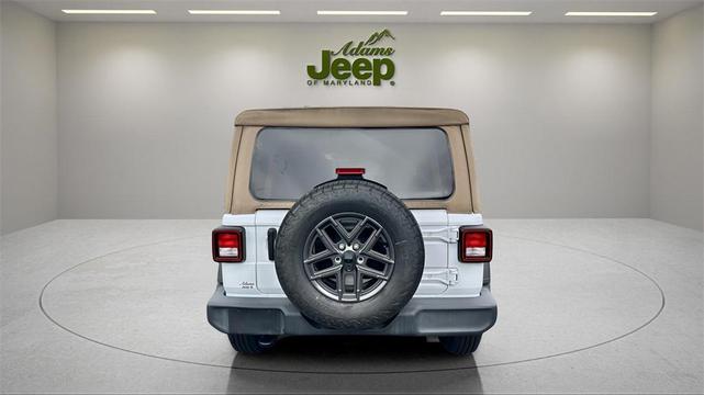 Photo of 2021 Bright White Clearcoat Jeep Wrangler Unlimited