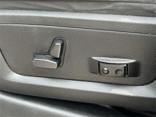 Photo of 2024 Granite Crystal Clearcoat Metallic RAM 2500