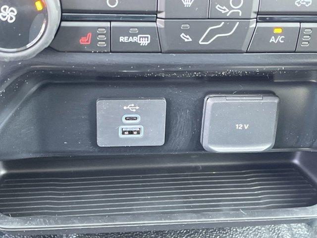Photo of 2025 Agate Black Metallic Ford F-250