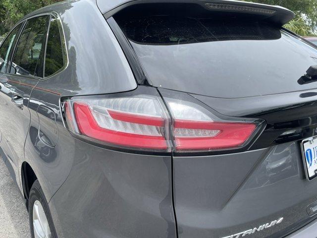 Photo of 2022 Carbonized Gray Metallic Ford Edge