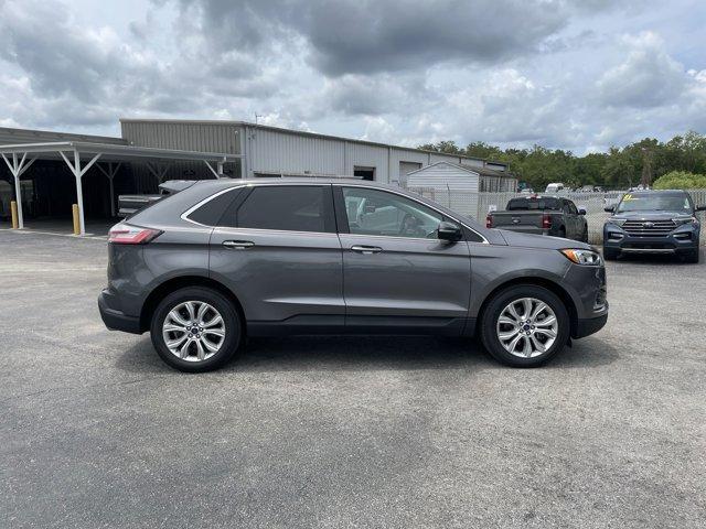 Photo of 2022 Carbonized Gray Metallic Ford Edge