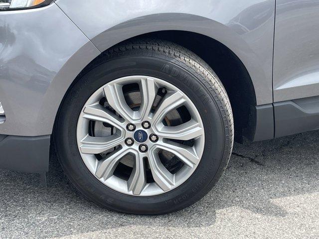 Photo of 2022 Carbonized Gray Metallic Ford Edge