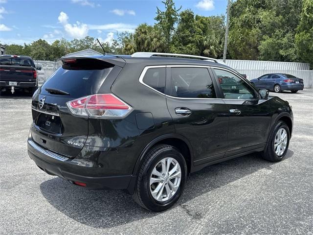 Photo of 2016 Midnight Jade Nissan Rogue