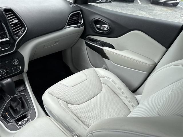 Photo of 2020 Diamond Black Jeep Cherokee