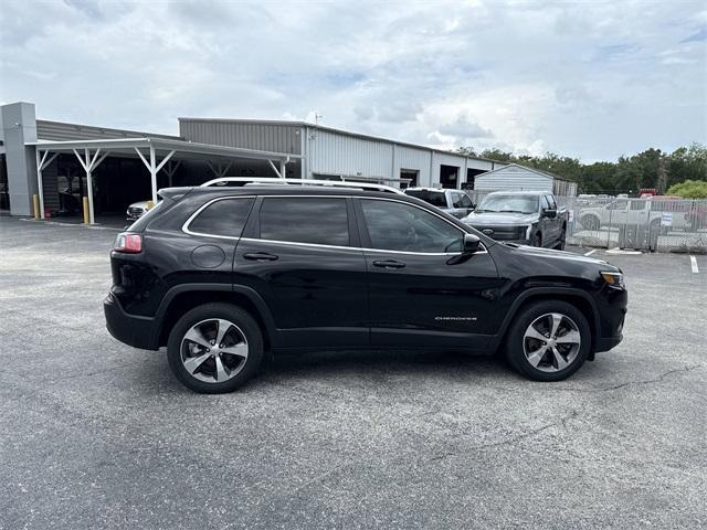 Photo of 2020 Diamond Black Jeep Cherokee