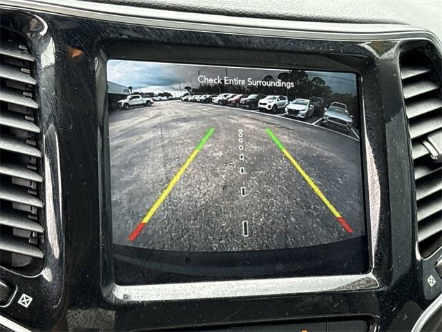 Photo of 2020 Diamond Black Jeep Cherokee