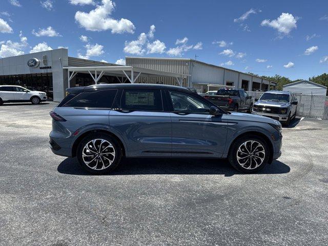 Photo of 2025 Whisper White Lincoln Nautilus