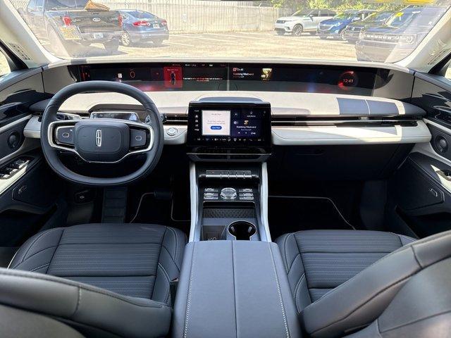 Photo of 2025 Whisper White Lincoln Nautilus
