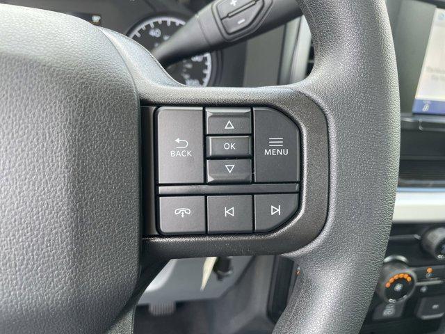 Photo of 2025 Oxford White Ford F-350