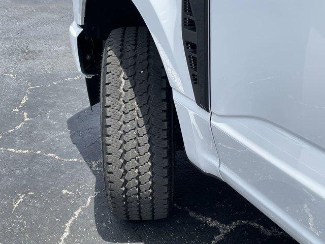 Photo of 2025 Oxford White Ford F-350