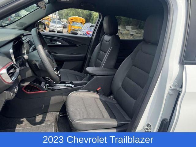 Photo of 2023 Summit White Chevrolet Trailblazer