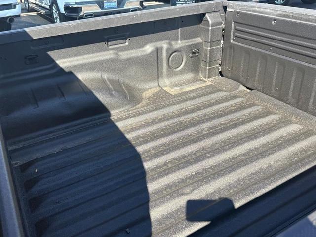 Photo of 2024 Gun Metallic Nissan Frontier