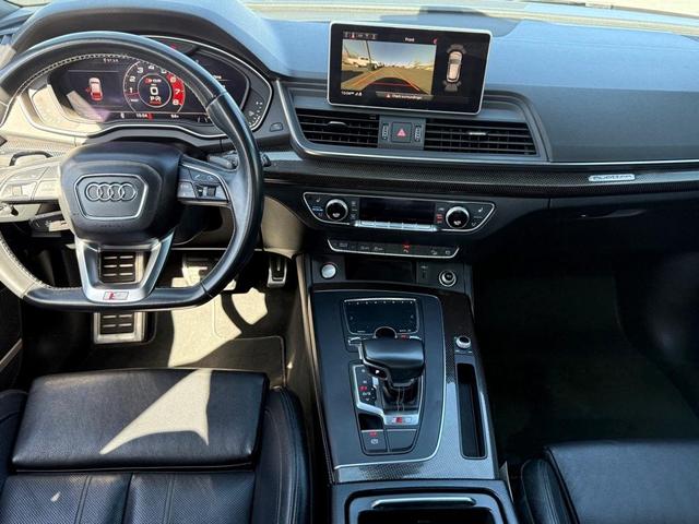 Photo of 2018 Mythos Black Metallic Audi SQ5