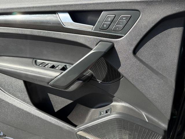 Photo of 2018 Mythos Black Metallic Audi SQ5