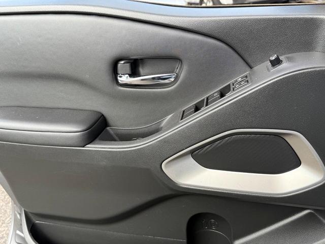 Photo of 2024 Gun Metallic Nissan Frontier