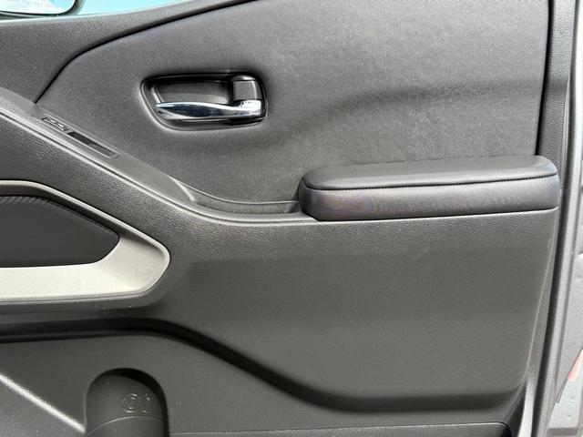 Photo of 2024 Gun Metallic Nissan Frontier
