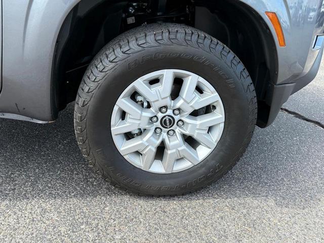 Photo of 2024 Gun Metallic Nissan Frontier