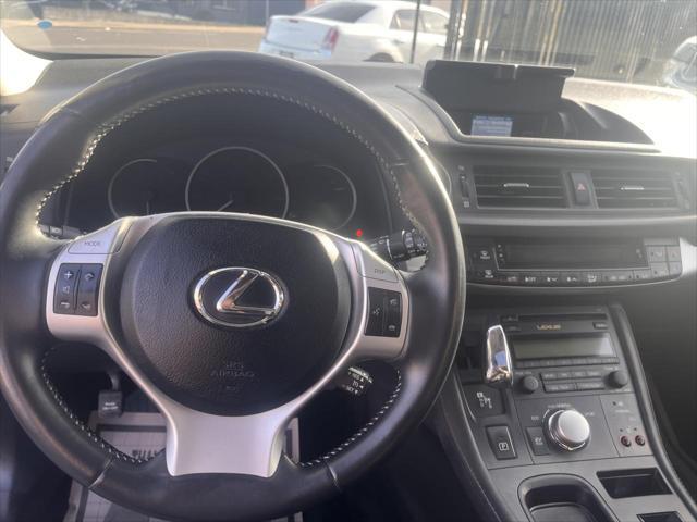 Photo of 2012 Red Lexus CT 200h