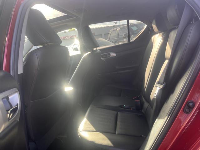 Photo of 2012 Red Lexus CT 200h