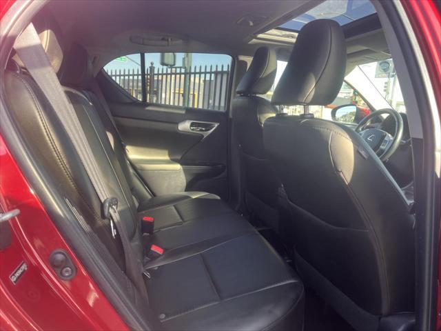 Photo of 2012 Red Lexus CT 200h
