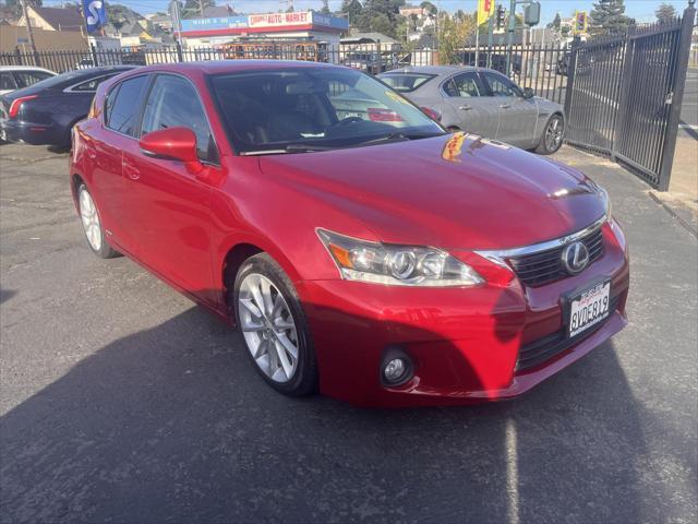 Photo of 2012 Red Lexus CT 200h