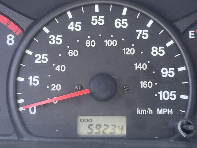 Photo of 2001 Gray Chevrolet Tracker