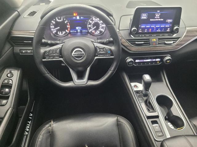 Photo of 2019 Pearl White Tricoat Nissan Altima