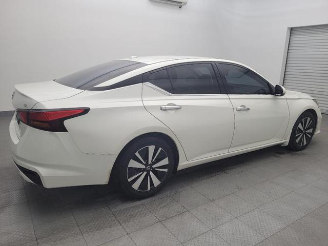 Photo of 2019 Pearl White Tricoat Nissan Altima