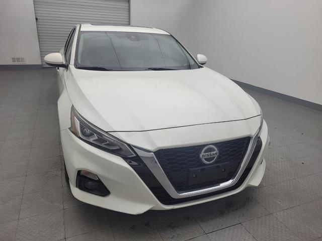 Photo of 2019 Pearl White Tricoat Nissan Altima