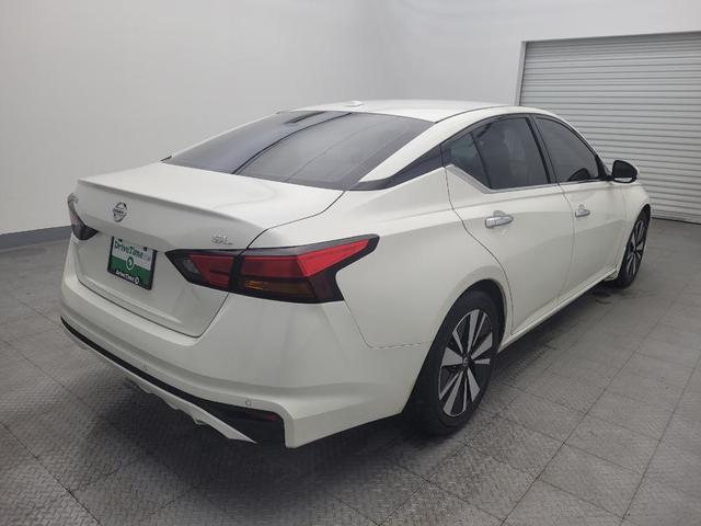Photo of 2019 Pearl White Tricoat Nissan Altima