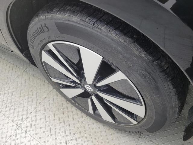 Photo of 2021 Super Black Nissan Altima