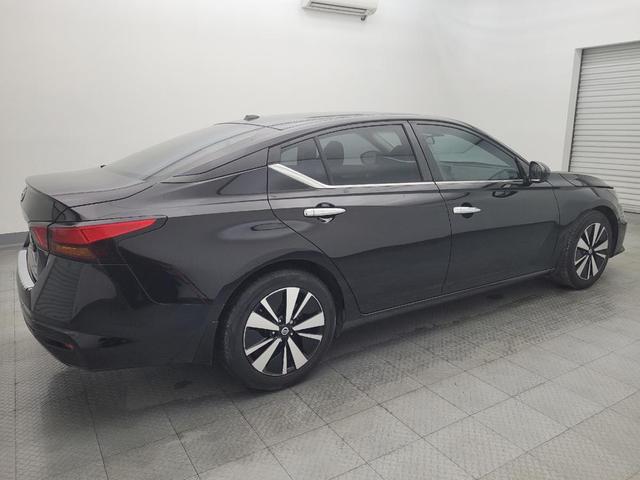 Photo of 2021 Super Black Nissan Altima