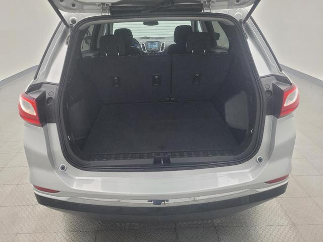 Photo of 2018 Silver Ice Metallic Chevrolet Equinox