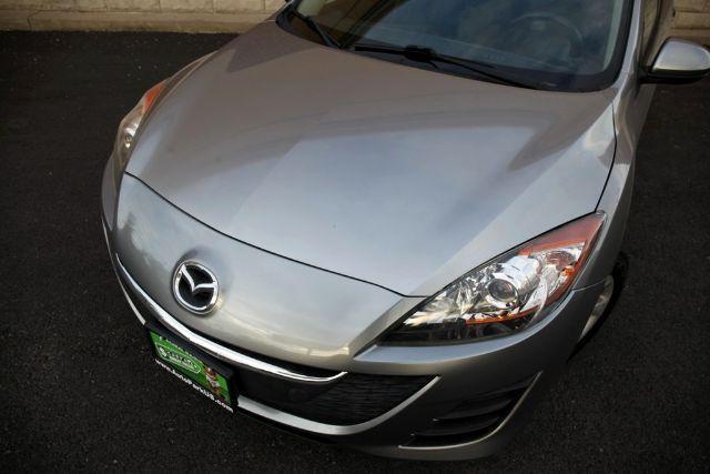 Photo of 2010 Liquid Silver Metallic Mazda Mazda3