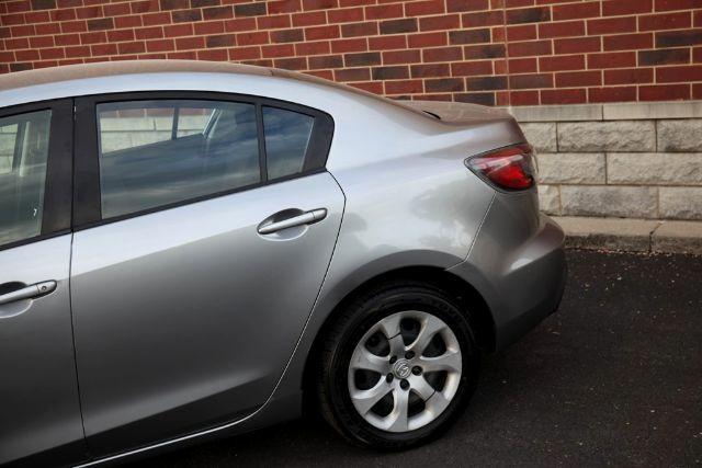 Photo of 2010 Liquid Silver Metallic Mazda Mazda3